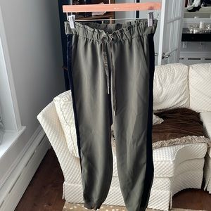 Lululemon velvet detailed jogger
